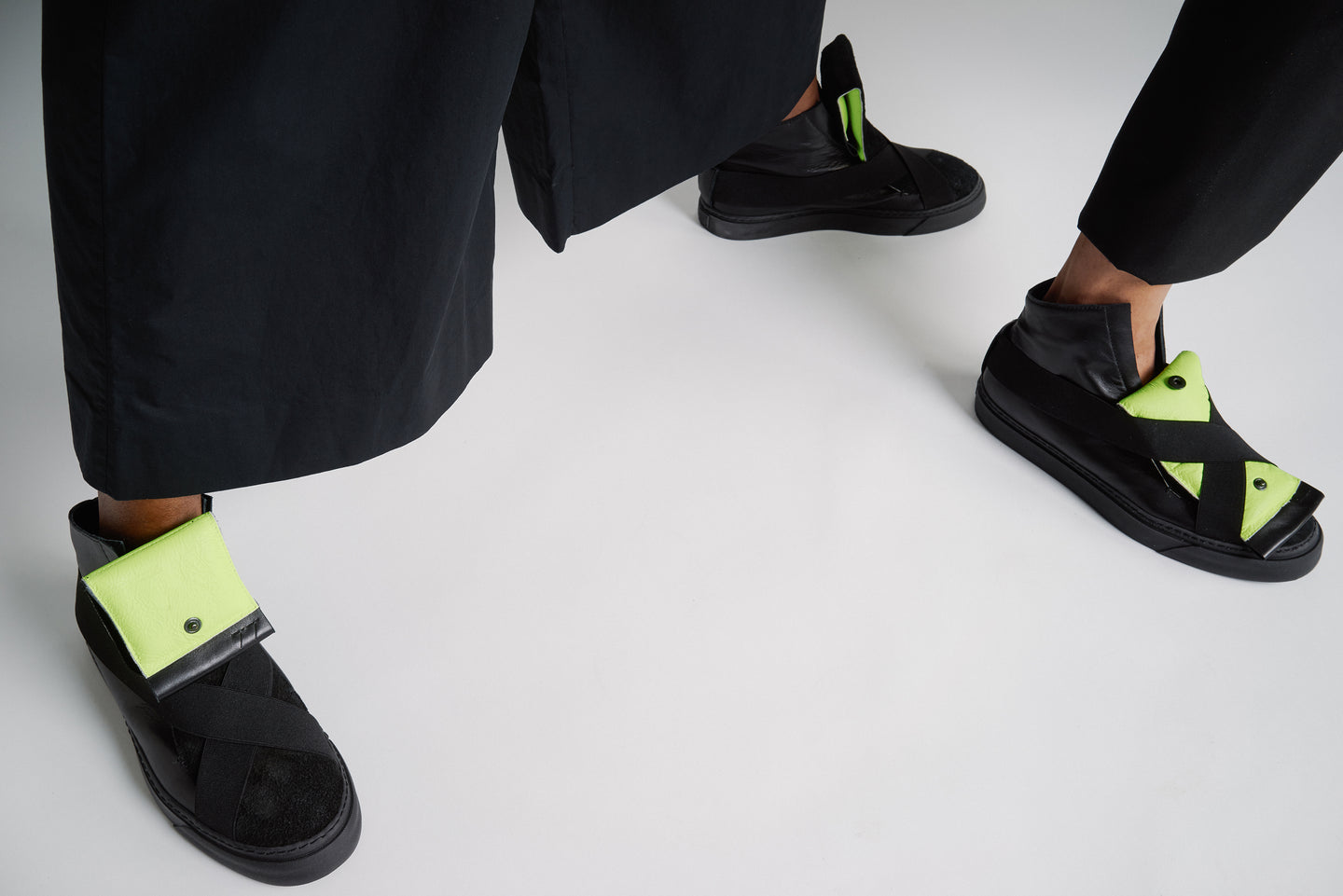 HIGH TOP UNISEX SNEAKERS WITH NEON AND BLACK LEATHER