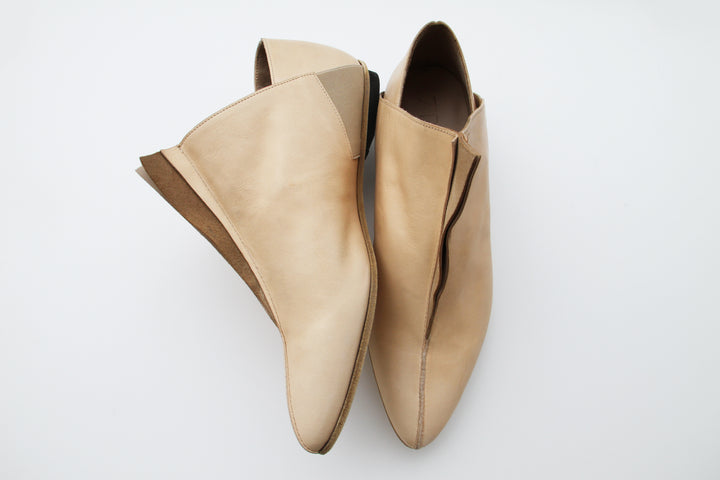TRIPTYCH SAND LEATHER FLAT SHOE