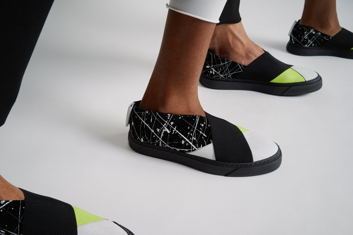 UNISEX SNEAKER WITH NEON AND PAINTED BLACK SUEDE LEATHER